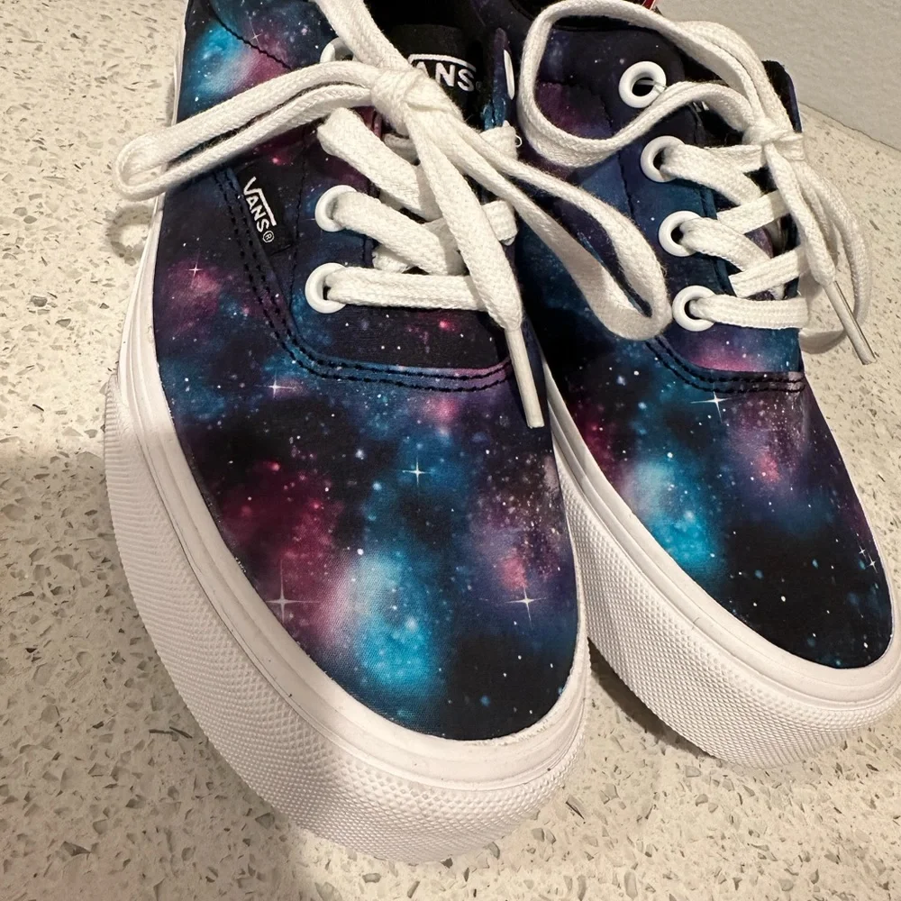 Vans - Picture 7 of 8